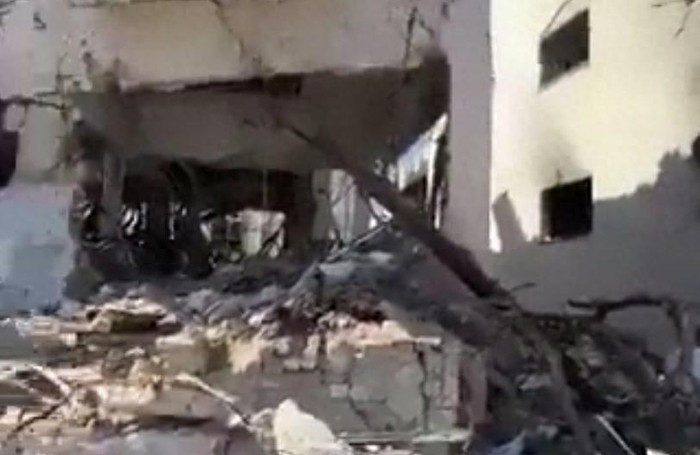 Những video này thậm chí còn bao gồm cả bản tin tường thuật trực tiếp của phóng viên BBC tại Tel Aviv – năm cuộc tấn công bằng tên lửa đã xuyên thủng thành công hệ thống phòng thủ trong vòng bảy giờ, và tình trạng của các tòa nhà ở một số khu vực đang dần trở nên tồi tệ như ở Dải Gaza.