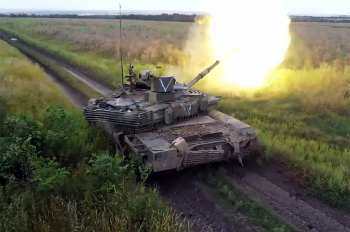 Trang tin Military Review của Nga đưa tin, các chuyên gia của công ty Uralvagonzavod (UVZ), đã cải tiến xe tăng T-90M Proryv để cải thiện độ chính xác của cả hỏa lực bắn ngắm trực tiếp và bắn ngắm gián tiếp.