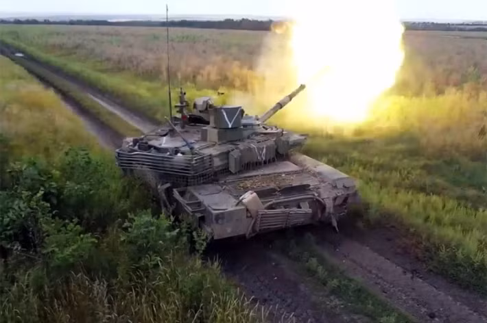 Trong năm 2025, xe tăng đã không được quân đội Nga sử dụng một cách thường xuyên trên chiến trường, kể cả trong các chiến dịch tấn công tổng lực. Tất cả những điều này, đã dẫn đến kết luận về tầm quan trọng chiến đấu của xe tăng trong chiến tranh Ukraine đã giảm mạnh.