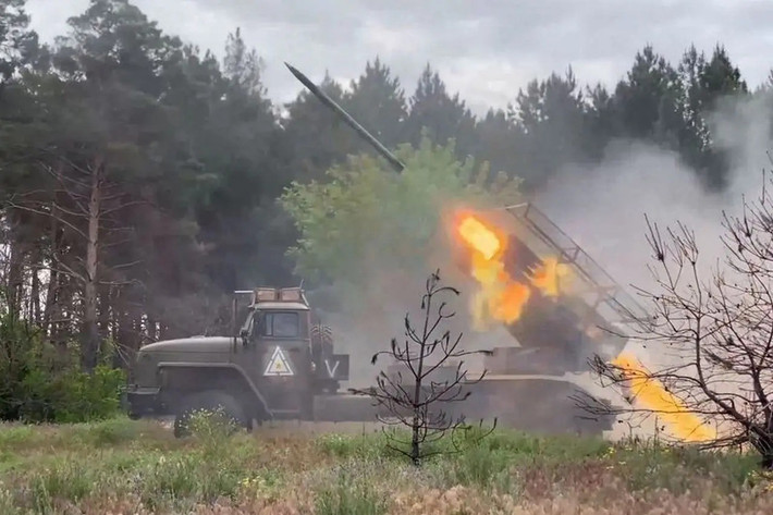 Trước tình thế tuyệt vọng như vậy, chỉ huy Lữ đoàn bộ binh cơ giới 47 rơi vào thế tiến thoái lưỡng nan. Họ biết rằng lực lượng đột phá đang bị bao vây đang trong tình thế nguy cấp, và đồng đội có thể bị loại khỏi vòng chiến đấu bất cứ lúc nào, nhưng họ bất lực trong việc thay đổi tình hình.