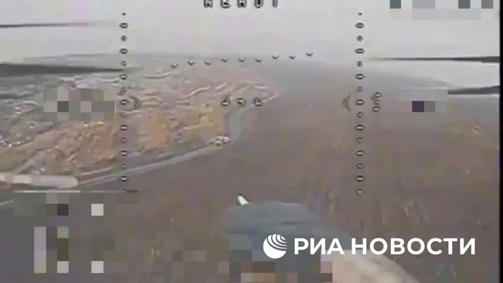 Một minh họa rõ ràng về tổn thất vũ khí, trang bị lớn của quân Ukraine, chính là tình hình tại mặt trận Pokrovsk-Myrnohrad, nơi bị RFAF cắt đứt hoàn toàn nguồn tiếp tế. Hiện tại, quân Ukraine ẩn náu bên trong không thể nhận được tiếp tế, ngay cả khi sử dụng UAV đa trục hạng nặng. (nguồn ảnh Military Review, Ukrinform, Kyiv Post).