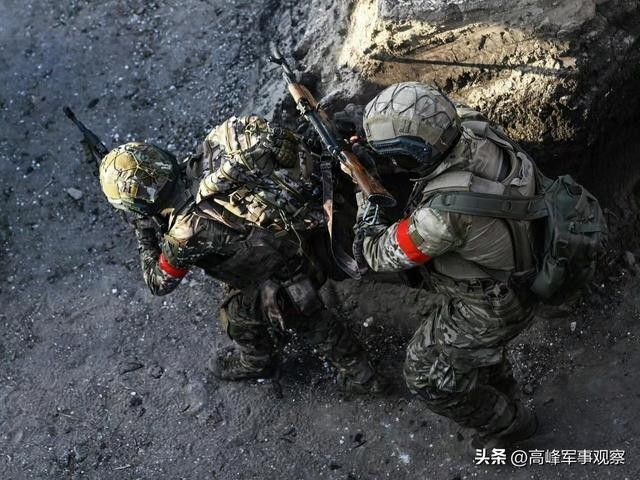 Ở trung tâm thành phố, Lữ đoàn bộ binh cơ giới số 4 thuộc Cụm quân phía Nam RFAF đã kiểm soát được mỏ Matrona Moskovskaya. Cơ sở công nghiệp lớn này là một điểm trung chuyển quan trọng của AFU cho mặt trận Toretsk, và sau đó trở thành địa điểm triển khai UAV.