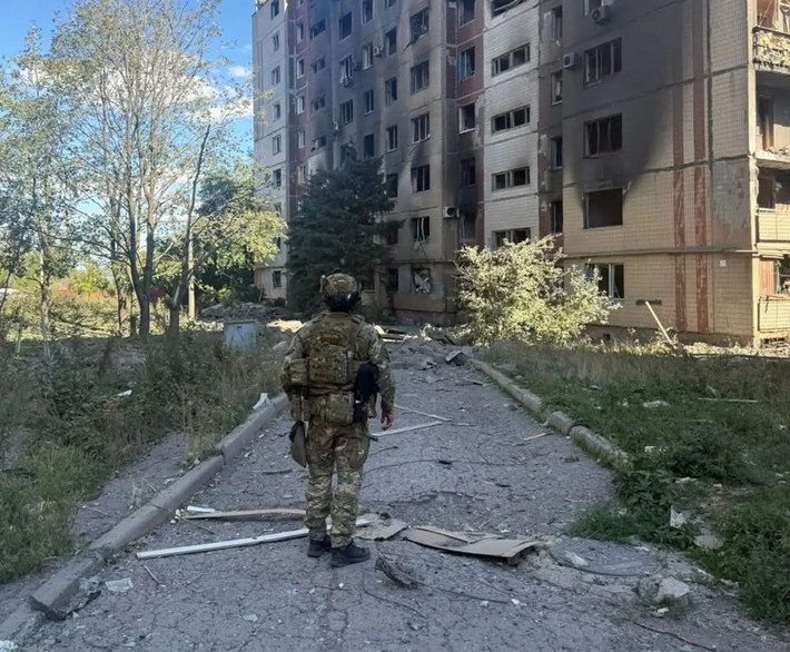 Kênh AMK Mapping cho biết, tình hình quân Ukraine, tại quận Santurynivka, phía đông nam Kostiantynivka đã rút lui mà không cố gắng kháng cự, giúp cho RFAF giành quyền kiểm soát khu nhà nghỉ cuối tuần và củng cố vị trí đầu cầu ở đây với tổng diện tích 5,96km2.