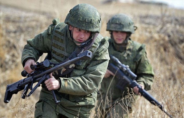 Theo ISW, Bộ Tổng tham mưu RFAF đã tái triển khai các đơn vị của Trung đoàn hải quân đánh bộ độc lập số 177, cũng như Lữ đoàn hải quân đánh bộ độc lập số 155 và 40 từ vùng Sumy (phía bắc Ukraine), cùng với Lữ đoàn dù độc lập số 11 và Sư đoàn dù số 76 ở Kherson, đến vùng Donetsk.