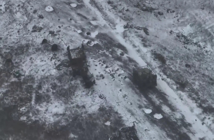 Tuy nhiên, số lượng các cuộc tấn công bằng máy bay không người lái FPV của RFAF vào khu vực Slovyansk, đã tăng lên đáng kể so với năm ngoái. Đây là một trong những dấu hiệu, cho thấy RFAF đang chuẩn bị cho một cuộc tấn công vào cụm đô thị này.