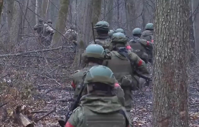 Sở dĩ thế giới bên ngoài có thể thấy được tài liệu này, là vì quân đội Triều Tiên không hoàn toàn giành được thắng lợi trong chiến đấu. Trong một số trận đánh sau trận Plekhovo, một số đơn vị xung kích của Triều Tiên đã bị quân đội Ukraine bao vây, thậm chí có nhiều binh sĩ Triều Tiên thuộc Lữ đoàn 94 - một trong những lữ đoàn chiến đấu trực thuộc Quân đoàn 11 hy sinh.