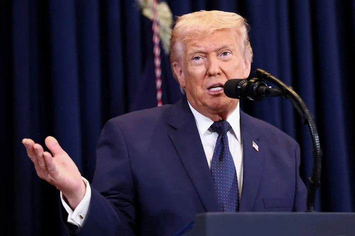 “Hiện tại Tổng thống Trump không quan tâm đến đàm phán và sẽ tiếp tục thực hiện nhiệm vụ của mình mà không gặp bất kỳ trở ngại nào. Có lẽ đàm phán sẽ đến, nhưng không phải bây giờ”, Reuters viết. Tổng thống Trump tuyên bố rằng, các điều kiện hiện tại để đạt được thỏa thuận với Iran là "không đủ tốt" và ông không có ý định ký kết một thỏa thuận nào.