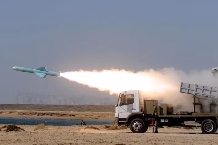 Hiện các hệ thống trinh sát của Mỹ, Israel và cả các quốc gia đồng minh của Mỹ ở Trung Đông, đang hoạt động hết công suất. Do vậy, bất kỳ một hệ thống radar nào của Iran bật nên, ngay lập tức có thể trở thành mục tiêu của Mỹ.