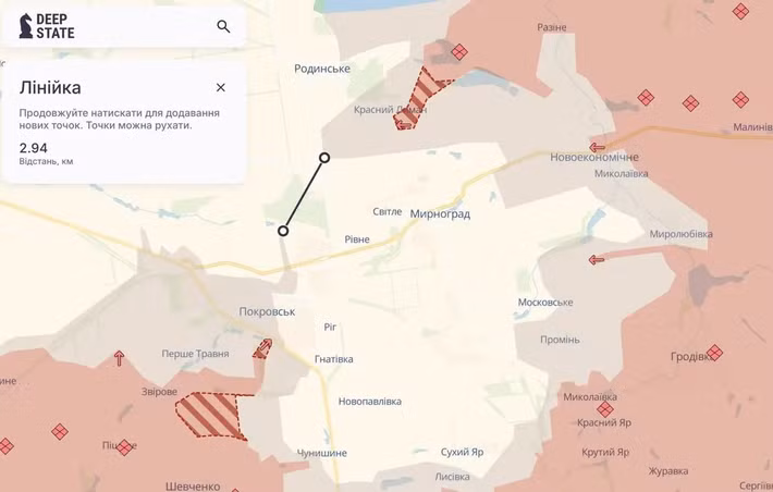 Kênh Deep State có liên hệ với Tổng cục Tình báo quốc phòng Ukraine (GUR), thừa nhận sự hiện diện đông đảo của quân Nga tại Pokrovsk và các chỉ huy lực lượng Kiev báo cáo sai sự thật về tình hình nghiêm trọng ở pháo đài này. "Pokrovsk đang bị áp đảo bởi số lượng binh sĩ Nga", Deep State viết,