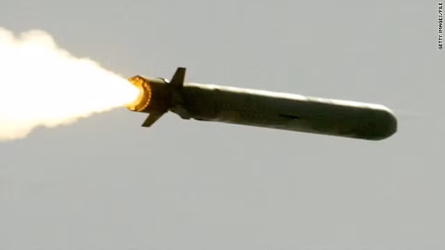 Như vậy đối với Nga, việc cho phép Tomahawk vào Ukraine, tương đương với việc trao cho đối thủ một “công tắc”, có thể tấn công trực tiếp vào trung tâm kinh tế của nước này. Do đó, ngay cả khi Washington “hứa” chỉ cung cấp phiên bản đầu đạn thông thường, thì Nga sẽ không bao giờ tin, vì không thể xác minh được điều đó .