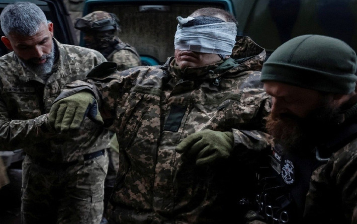 Bác sĩ quân y Ukraine, Thiếu tá Oleksandr Khorovashenko, cho biết hầu hết những người bị thương đều là nạn nhân từ UAV FPV của Nga, loại UAV này có độ chính xác cực cao trong việc thả lựu đạn, đủ để gây tử vong. "90% các trường hợp chúng tôi điều trị là do UAV FPV gây ra. Vết thương do đạn súng bộ binh rất hiếm khi xảy ra”.