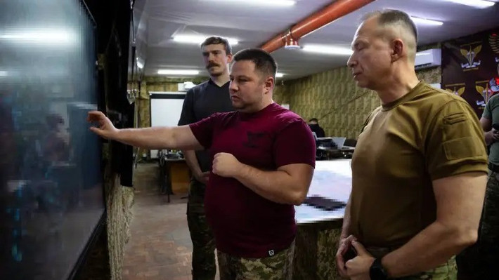 Giới lãnh đạo AFU rất coi trọng Pokrovsk. Ngoài việc tăng cường quân số và nguồn lực, Tổng tư lệnh AFU, tướng Syrsky đã triệu tập một cuộc họp của các sĩ quan cấp lữ đoàn trở lên tại Pokrovsk vào ngày 30/10; đây là cuộc họp thứ hai trong tháng.