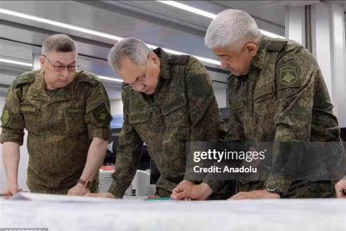 Tướng Nikiforov từng đảm nhiệm các vị trí chủ chốt tại các Tập đoàn quân 35, 20 và 58 của RFAF. Ông cũng từng là Tư lệnh Quân khu phía Tây của Nga. Năm 2024, Quân khu phía Tây được tách thành Quân khu Moskva và Quân khu Leningrad. Mùa hè năm 2025, tướng Nikiforov Nga trở thành Tư lệnh Cụm quân phía Bắc của Nga.