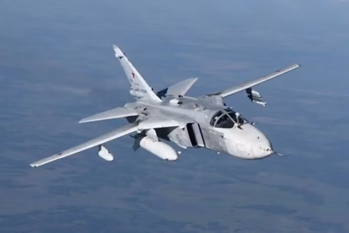 Trong khi đó, AFU cũng thông báo rằng, họ đã tấn công bảy khu vực tập trung quân, vũ khí và thiết bị quân sự của RFAF. Máy bay chiến đấu của AFU cũng đang cố gắng sử dụng bom dẫn đường, nhưng với số lượng ít hơn nhiều và ít thành công hơn.