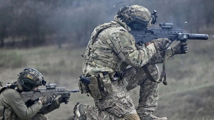 Do đó, việc chuyển lực lượng dù và thủy quân lục chiến của RFAF đến Donetsk có vẻ giống như việc các đơn vị này trở lại vị trí triển khai tiền tuyến cố định của họ như một phần của các Cụm quân "Nam" và "Đông" (ngoại trừ Sư đoàn dù số 76).