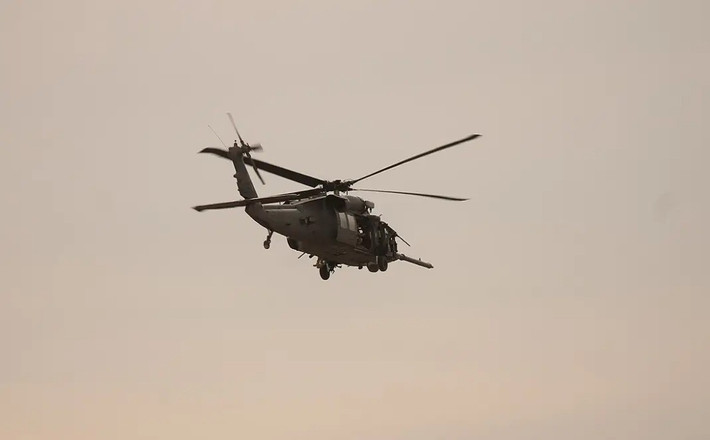 Điều quan trọng nhất bây giờ của Kiev là cứu sống binh sĩ, hãng tin Anh Reuters cho biết, Tổng cục Tình báo Quân đội Ukraine (GRU) đã triển khai lực lượng vào thành phố để giúp đỡ quân phòng thủ bị bao vây. GRU đã sử dụng một số trực thăng Black Hawk của Mỹ viện trợ, tổ chức đổ bộ vào Pokrovsk. Ba trong số đó được cho là thuộc sở hữu của GRU.