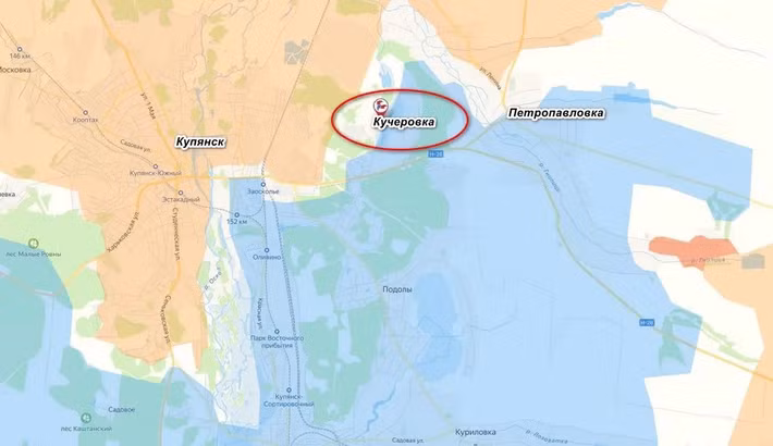 Trang Military Review cho biết, Quân đội Nga (RFAF) tiếp tục tiến quân gần Kupyansk, giành quyền kiểm soát bên tả ngạn sông Oskol, nơi một lực lượng khá lớn của Lực lượng Vũ trang Ukraine (AFU) đang bị bao vây. Sau những thành công hôm qua tại Petrovpavlivka, quân Nga đã giành quyền kiểm soát Kucherovka. Bộ Quốc phòng Nga đã đưa tin về điều này.