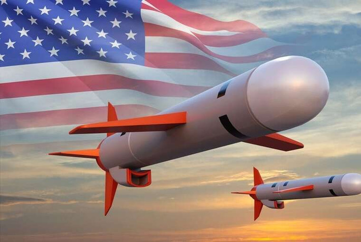 Xét từ góc độ này, tuyên bố của ông Medvedev rất có lý. Chúng ta hãy thử diễn giải theo cách dễ hiểu hơn: Nếu Mỹ cung cấp tên lửa hành trình Tomahawk cho Ukraine, làm sao Nga biết được những tên lửa Tomahawk đang bay về phía Nga là do Ukraine hay Mỹ phóng, và liệu chúng có mang đầu đạn hạt nhân hay không?