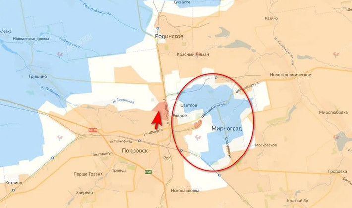 Theo kênh Rybar, RFAF cuối cùng đã khép chặt vòng vây lớn nhất vào mùa thu này: Pokrovsk gần như được kiểm soát, Mirnograd bị cô lập, và những nỗ lực giải vây của AFU đang bị nhấn chìm trong "tọa độ lửa" của RFAF. RFAF đang hoàn tất việc kiểm soát khu đô thị Pokrovsk, với một số báo cáo lạc quan thậm chí còn cho rằng việc này đã kết thúc.