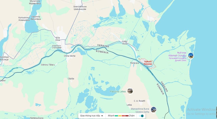 Thành phố Vilkovo, thuộc tỉnh Odessa, Ukraine, nằm bên bờ sông Danube đối diện Romania, là một trung tâm viện trợ quân sự quan trọng của NATO cho Ukraine. Các chuyến phà của Romania chở vũ khí, đạn dược, máy phát điện và các nhu yếu phẩm khác vào Ukraine hàng ngày.