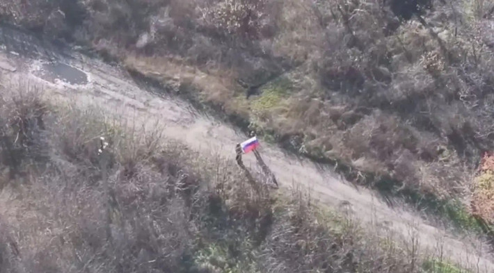 Trong tuần qua, mặc dù thời tiết ở Ukraine đang chuyển mùa từ thu sang đông, nhiệt độ xuống thấp, mưa nhiều và có nhiều sương mù; nhưng hiệu quả chiến đấu của Quân đội Nga (RFAF) trên chiến trường Ukraine đạt hiệu quả cao. Đặc biệt nếu xét về số lượng thị trấn và làng mạc được Nga kiểm soát.