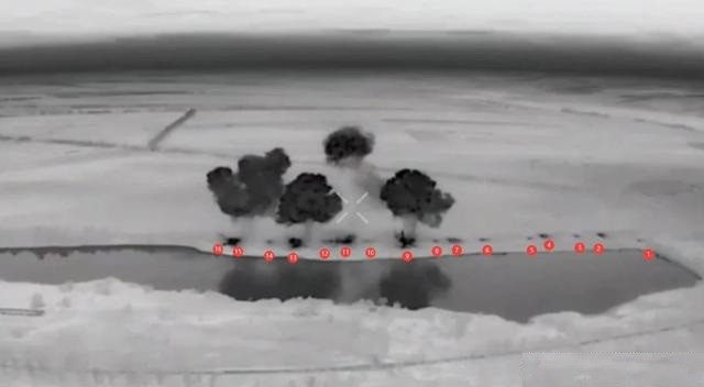 Trường hợp được ghi nhận cao nhất vào năm 2025 là một vị trí chiến hào tiền tuyến của Ukraine ở phía bắc Donetsk, đã bị trúng 16 quả bom FAB-500 liên tiếp trong vòng một phút. Đặc biệt là độ chính xác của những quả bom cánh lượn này của Nga tương đối cao, khi tấn công các mục tiêu có kích thước lớn.