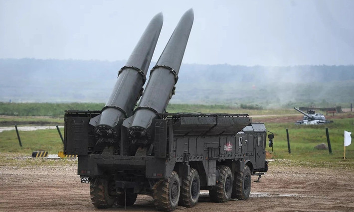 Trong khi đó, chỉ huy Tiểu đoàn Thủy quân lục chiến số 35 của Lực lượng vũ trang Ukraine đã bị buộc tội liên quan đến một cuộc tấn công bằng tên lửa của Nga vào buổi tập trung quân tại thao trường, để tham dự lễ trao giải ở tỉnh Dnipropetrovsk.