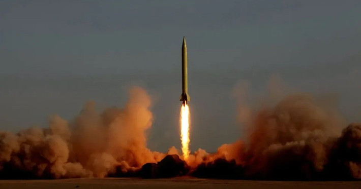 Một vấn đề khác đáng được xem xét không chỉ là tốc độ phóng tên lửa, mà quan trọng hơn là khả năng sống sót của các bệ phóng tên lửa của Iran. Ngay sau khi tên lửa đạn đạo rời bệ phóng, nó tạo ra một luồng nhiệt hồng ngoại khổng lồ. Đặc điểm này có thể được phát hiện gần như ngay lập tức bởi các mạng lưới vệ tinh cảnh báo sớm và radar của Mỹ và Israel.