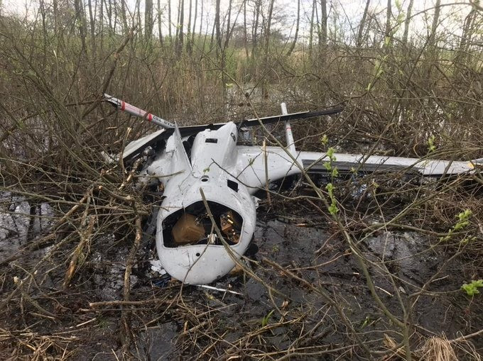 Về phía quân đội Ukraine (AFU), vào thời điểm đó họ có một số lượng hạn chế UAV trinh sát và tấn công do Thổ Nhĩ Kỳ sản xuất là Bayraktar TB2, nhưng số UAV này “vừa to, vừa chậm”, rất khó có thể xuyên thủng hệ thống phòng không dã chiến dày đặc của RFAF, nên kết quả đạt được không lý tưởng. (Ảnh UAV Bayraktar TB2 của AFU bị phòng không Nga bắn rơi).