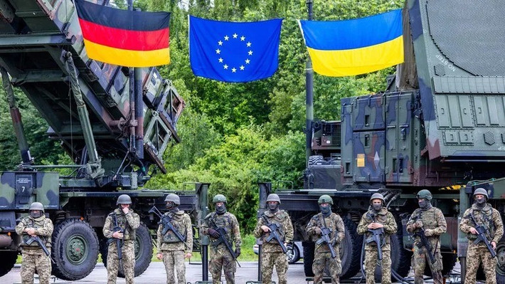 Trên thực tế, điều này không khác mấy so với việc NATO triển khai quân trong NATO! NATO chỉ đơn giản là cung cấp vũ khí cho Ukraine và hoạt động bí mật thông qua các liên kết dữ liệu tình báo. Thực ra, quân đội châu Âu dù sao cũng không có năng lực chiến đấu bằng AFU, và điều Ukraine cần nhất là vũ khí hiện đại. NATO sẽ tiếp tục nâng cấp toàn diện AFU.