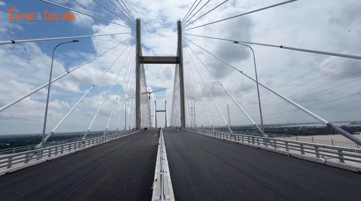 Ngoài ra tuyến cao tốc này cũng giúp người dân Miền Tây và khu Nam TP HCM đến sân bay Long Thành dễ dàng hơn...