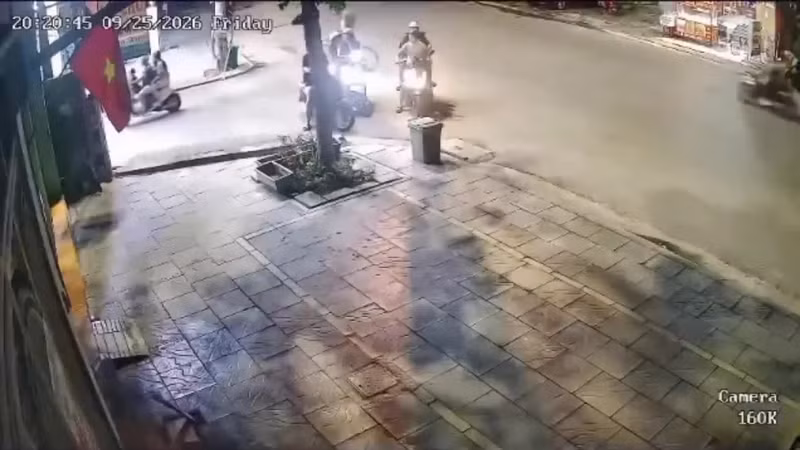 Chủ tịch TP Bắc Ninh khen thưởng nam sinh quật ngã 2 kẻ trộm chó 