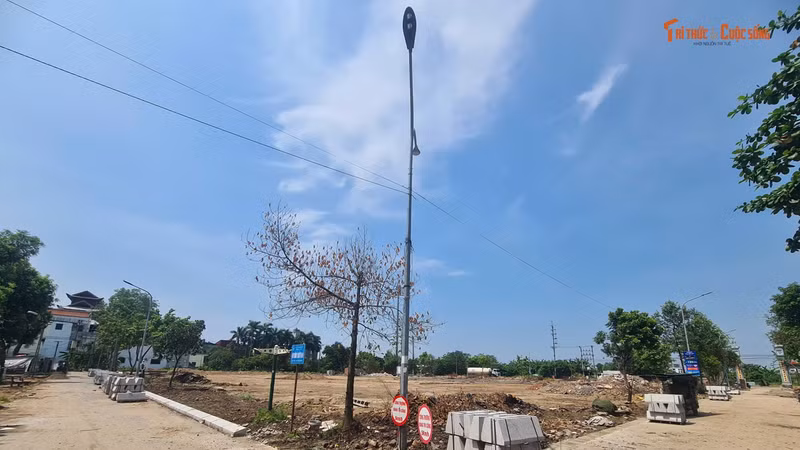 Cận cảnh dự cải tạo khuôn viên sân bóng đá 14 tỷ ở Bắc Ninh