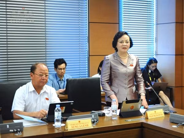 Tăng trưởng hai con số là “mệnh lệnh chính trị"