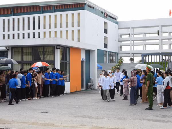 Hơn 60 thí sinh Chuyên Tuyên Quang đỗ Bách khoa, Y Hà Nội, Kinh tế Quốc dân
