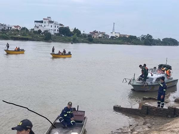 Tìm thấy thi thể Thiếu tá quân đội dũng cảm lao mình xuống sông cứu người