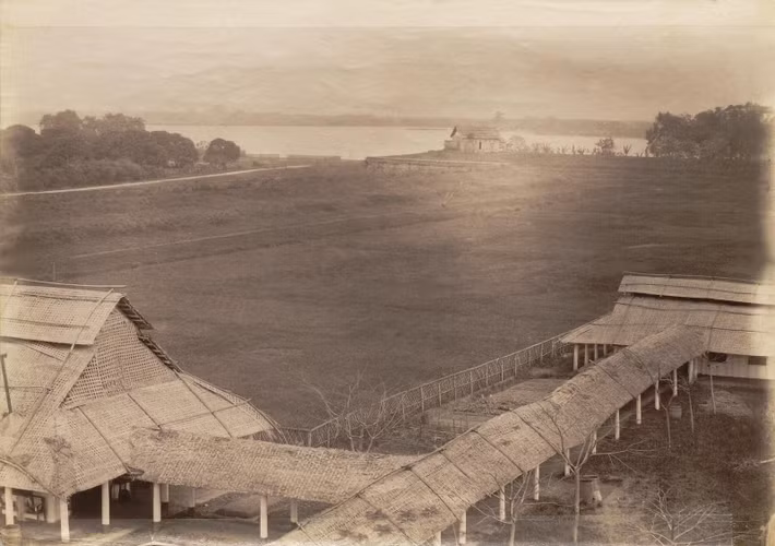 Từ Bệnh viện Lanessan nhìn ra sông Hồng, thập niên 1890.