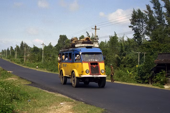 Renault Goélette biển số 75H-15-47 chạy tuyến Đà Nẵng - Hội An. Do có vẻ ngoài độc đáo, ngày nay Renault Goélette là đối tượng được dân sưu tầm tìm kiếm và mua lại với giá cao trên thị trường.
