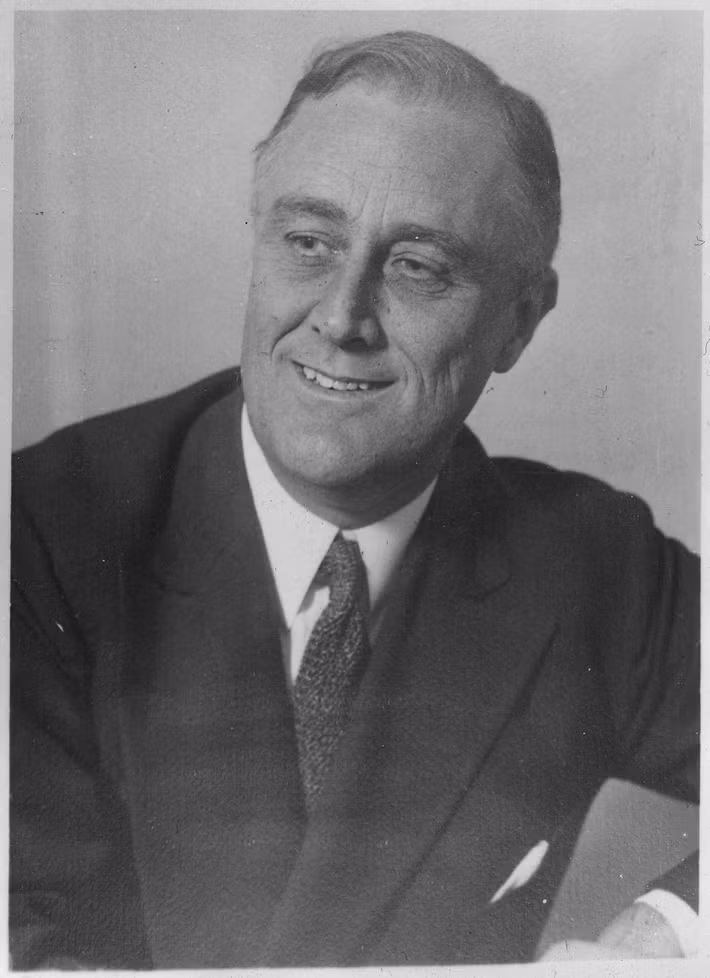 Con đường trở thành tổng thống: Roosevelt đắc cử Tổng thống thứ 32 trong giai đoạn Đại Khủng hoảng và là người duy nhất được bầu 4 nhiệm kỳ. Ông đưa ra chương trình New Deal để khôi phục kinh tế và giải quyết nạn thất nghiệp. Ảnh: Pinterest.