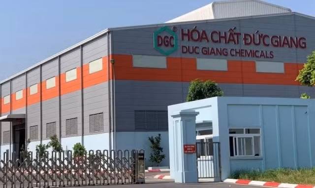 hoa-chat-duc-giang-chot-danh-sach-co-dong-tam-ung-co-tuc-tien-mat-20241023204217.jpg