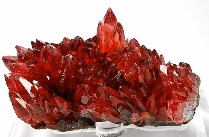  8. Được coi là đá chữa lành cảm xúc. Trong phong thủy, Rhodochrosite được cho là giúp cân bằng cảm xúc, mang lại tình yêu và sự an yên. Ảnh: Pinterest.