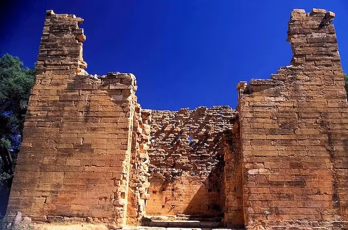  Ảnh hưởng từ Yemen cổ đại. Kiểu kiến trúc và chữ khắc cho thấy mối liên hệ với vương quốc Sabae ở bán đảo Ả Rập. Ảnh: Pinterest.