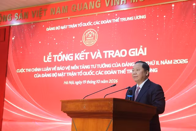 nguyen-phi-long.jpg