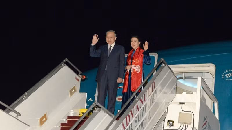 Tổng Bí thư, Chủ tịch nước Tô Lâm đến Paris, bắt đầu thăm chính thức Cộng hòa Pháp