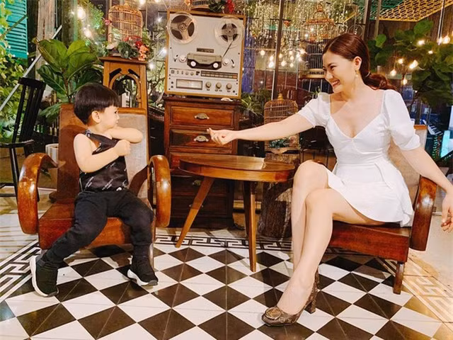 Sau ly hôn, Ngọc Lan ngày càng ăn mặc gợi cảm - Hình 12 Sau ly hon, Ngoc Lan ngay cang an mac goi cam-Hinh-12