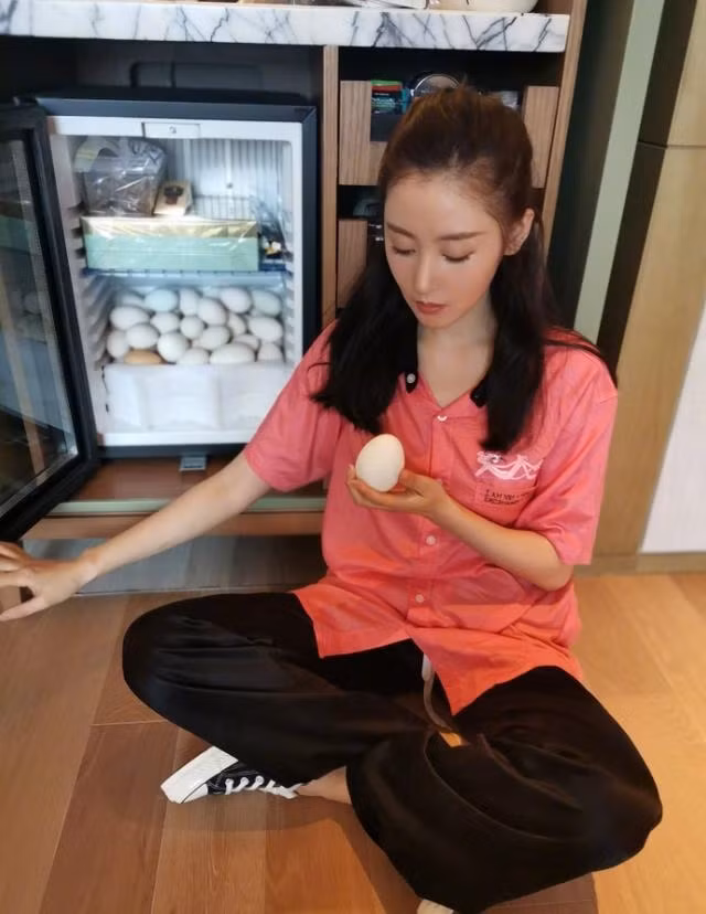 Chi an 2 loai thuc pham nay suot 2 nam, 'Thai tu phi' da giam 18kg de thanh hotgirl-Hinh-6