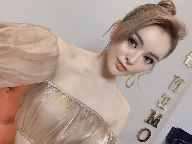 Trước khi lộ clip nóng, hot girl Trang Nemo ăn mặc rất sexy - Hình 3 Truoc khi lo clip nong, hot girl Trang Nemo an mac rat sexy-Hinh-3