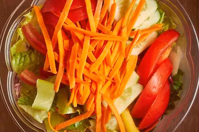 Salad rau tươi mang lại rất nhiều lợi ích sức khỏe - Hình 6 Salad rau tuoi mang lai rat nhieu loi ich suc khoe-Hinh-6