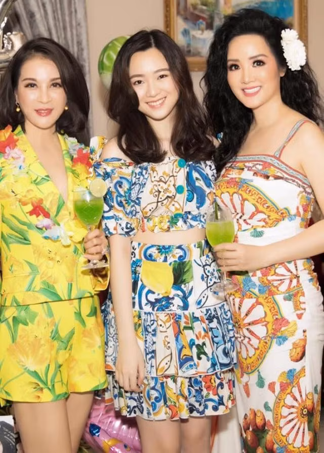 Ái nữ hoa hậu Giáng My ngày càng xinh đẹp với gu thời trang sang chảnh - Hình 4 Ai nu hoa hau Giang My ngay cang xinh dep voi gu thoi trang sang chanh-Hinh-4