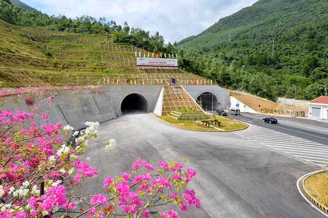 Lo dien nha dau tu cao toc Quang Ngai - Hoai Nhon gan 11.000 ty